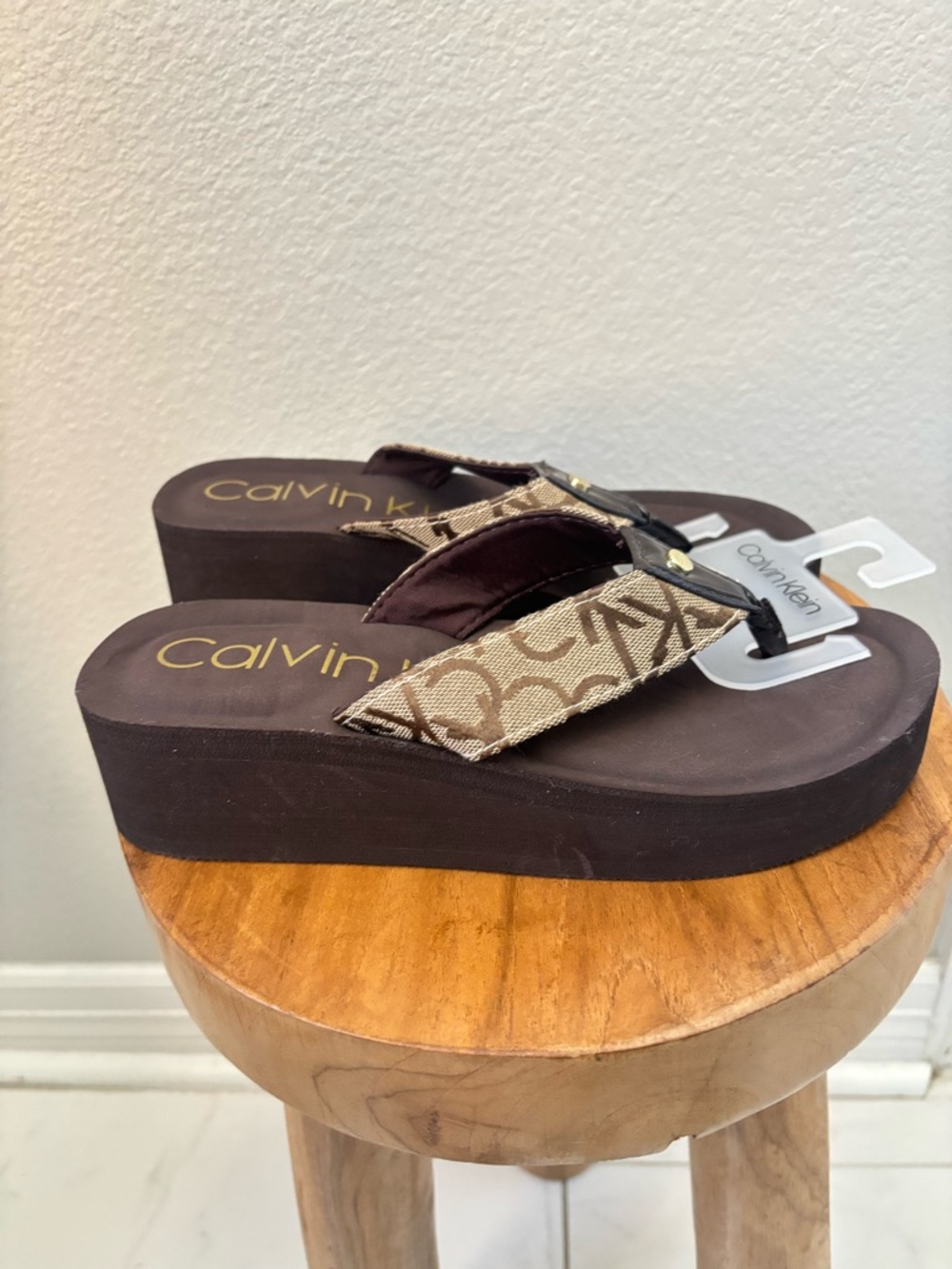 Calvin Klein Brown Logo Canvas Wedge Thong flip flop Sandals platform NWT - Picture 3 of 12